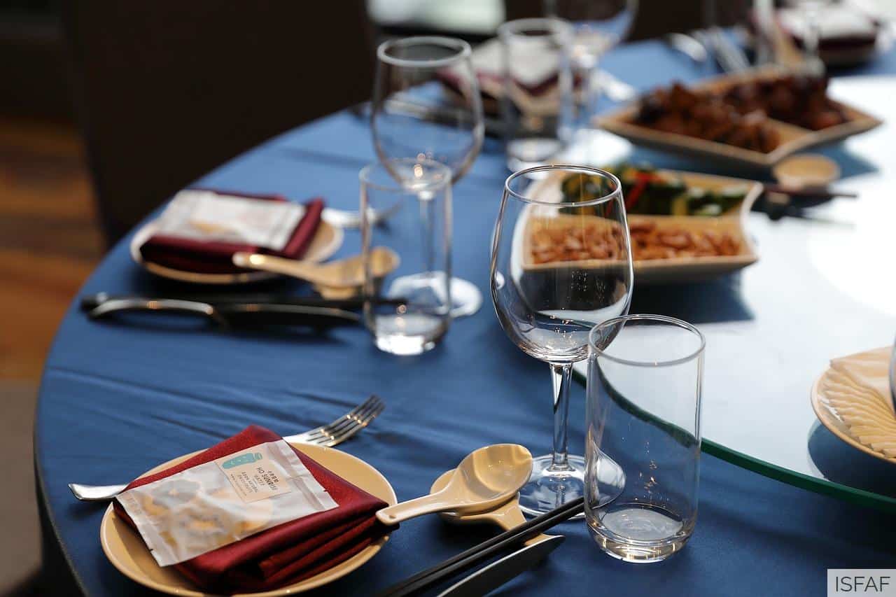 table, table setting, cutlery